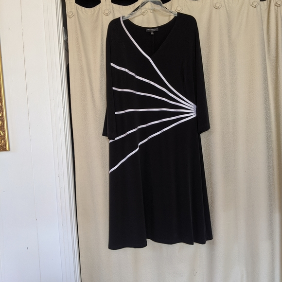 Striking Black Dress w/Flattering Geometric Detail - Picture 1 of 3